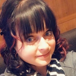 Meet your Posher, Angie